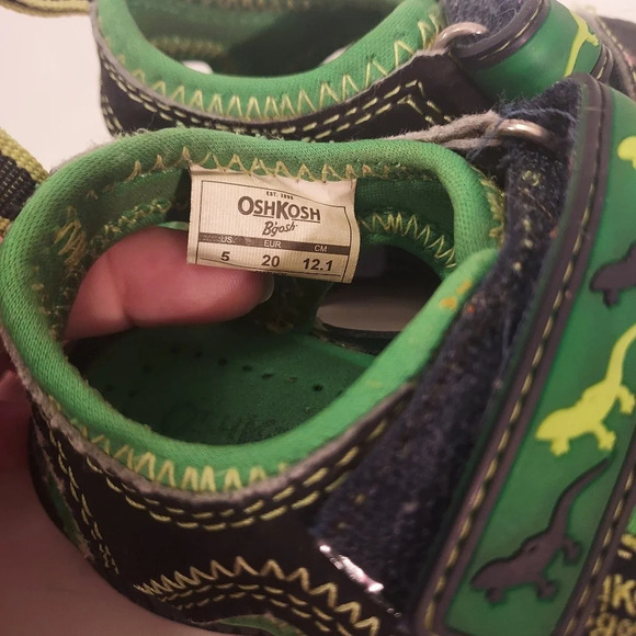 OshKosh B'gosh Blue and Green with Lizards Light Up Sandals in Size 5 - Picture 9 of 12